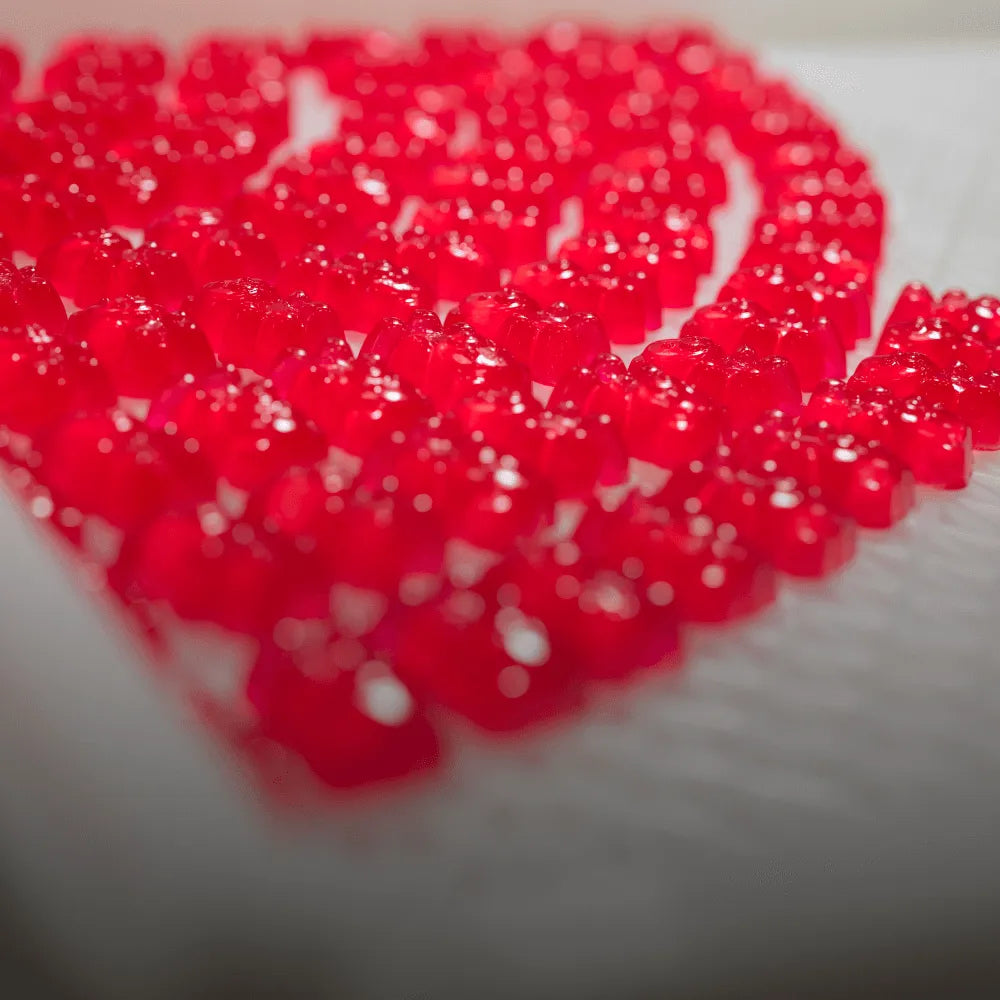 THC Gummibärchen werden hergestellt Nahaufnahme mit Vignette 2